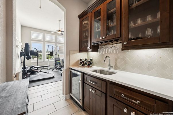 Fitness Equipment, Interior, Kitchen
