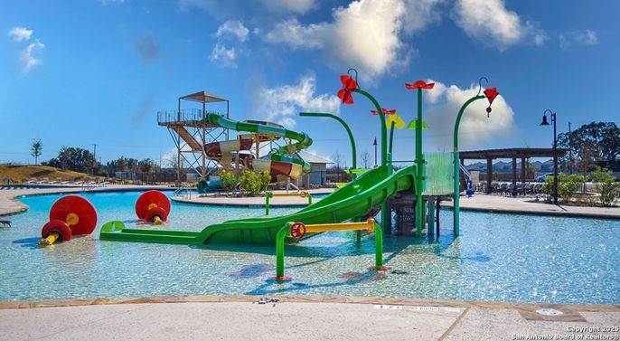 Exterior, Playground, Pool