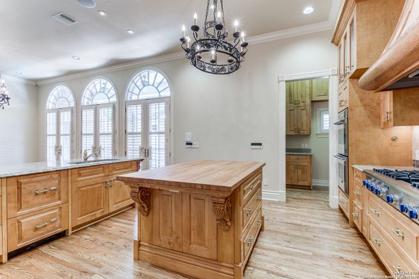 Chandelier, Interior, Kitchen, Recessed Lighting, Wood Texture Flooring