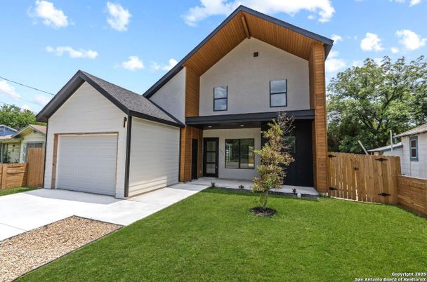 Attached, Exterior, Facade, Farmhouse