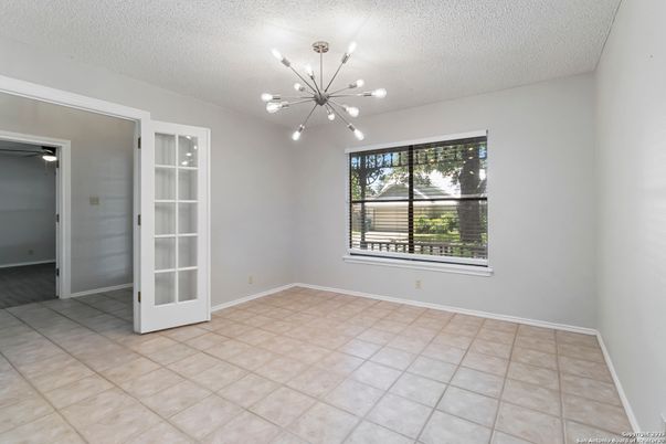Empty room, Interior, Pendant Lights
