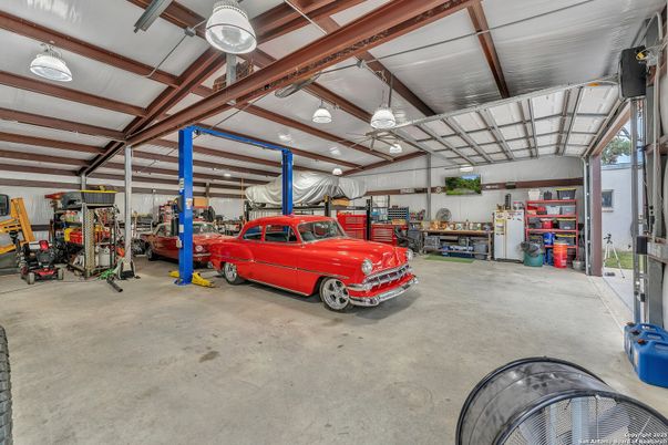Garage, Interior