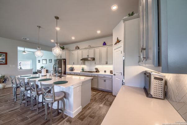 Dining room, Interior, Kitchen, Pendant Lights, Recessed Lighting, Wood Texture Flooring