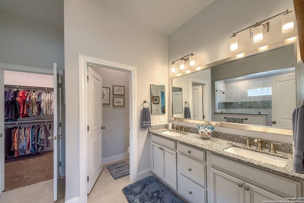 Bathroom, Dual Sink Vanities, Interior