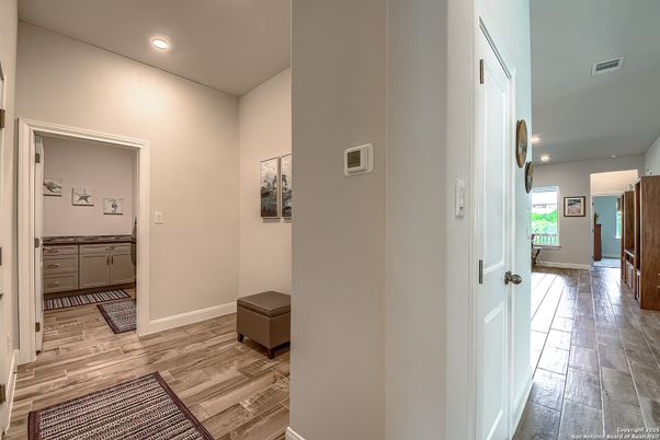 Interior, Recessed Lighting, Wood Texture Flooring
