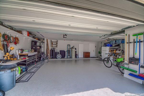 Garage, Interior