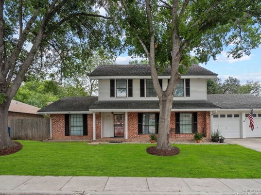 Attached, Exterior, Facade, Brick Facade, Split Level