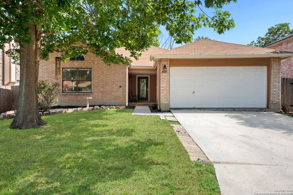Attached, Exterior, Facade, Brick Facade, Ranch