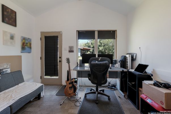 Home Office, Interior