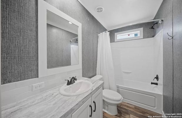 Bathroom, Interior, Recessed Lighting, Wood Texture Flooring