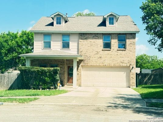 Attached, Exterior, Facade, Brick Facade, Georgian