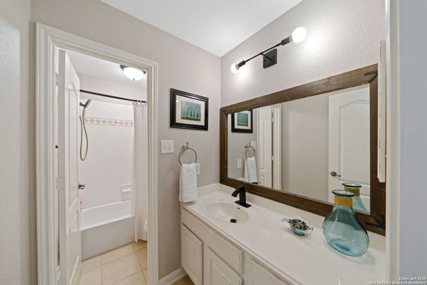 Bathroom, Dual Sink Vanities, Interior