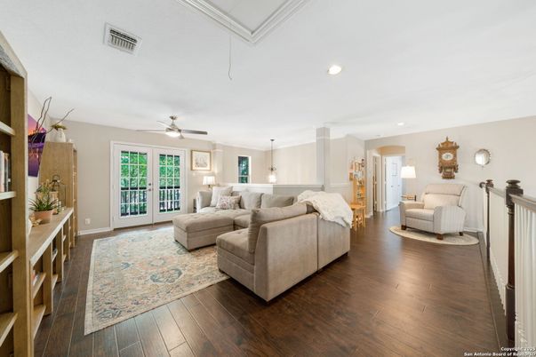 Interior, Living room, Pendant Lights, Recessed Lighting, Wood Texture Flooring