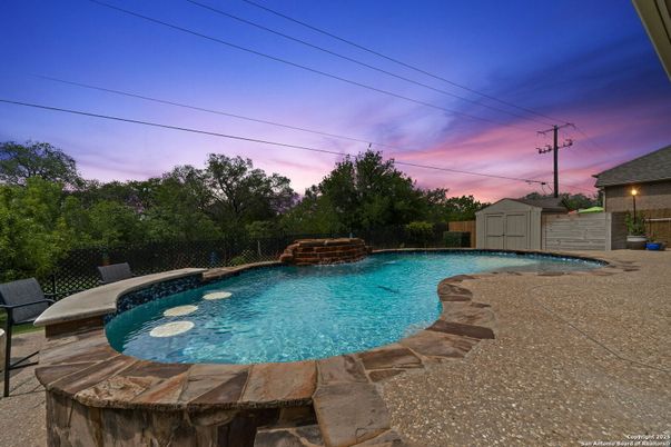 Exterior, Pool