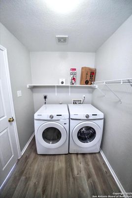 Interior, Washer, Wood Texture Flooring