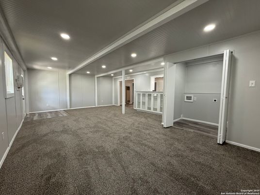 Empty room, Interior, Recessed Lighting