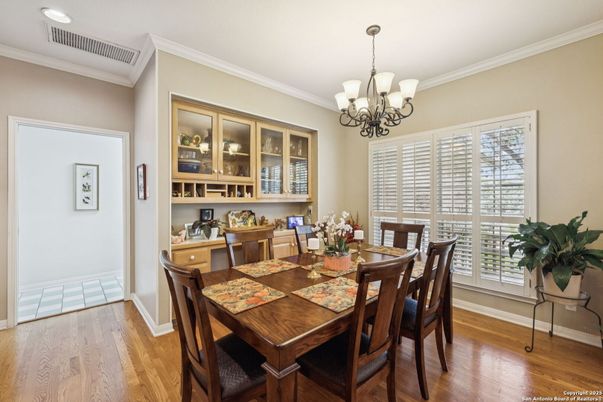 Chandelier, Dining room, Interior, Recessed Lighting, Wood Texture Flooring