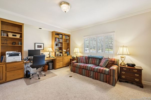 Home Office, Interior