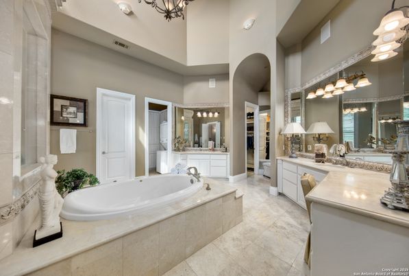 Bathroom, Dual Sink Vanities, Interior