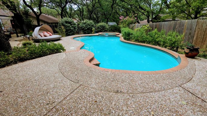 Exterior, Pool