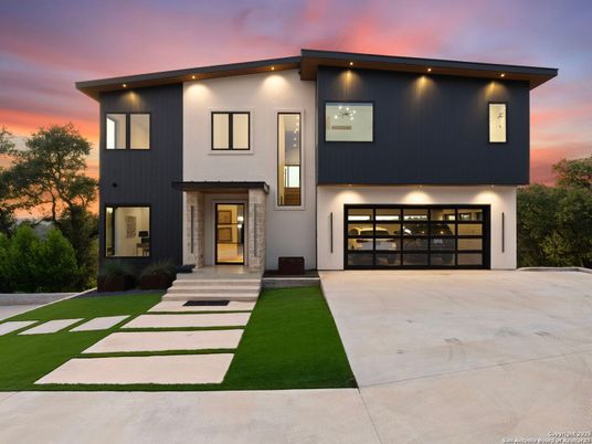 Attached, Exterior, Facade, Modern