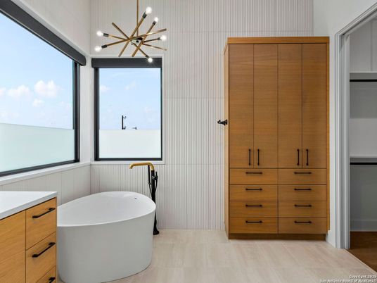 Bathroom, Free Standing Baths, Interior, Pendant Lights