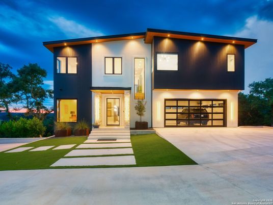 Attached, Exterior, Facade, Modern