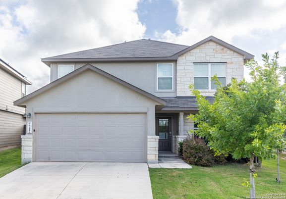 Attached, Exterior, Facade, American Craftsman