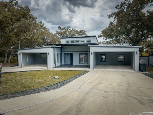 Backyard, Exterior, Facade, Modern