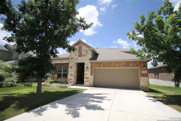 Attached, Exterior, Facade, Brick Traditional