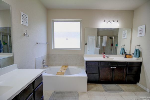 Bathroom, Dual Sink Vanities, Interior