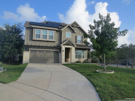 Attached, Exterior, Facade, Solar Panels, American Craftsman