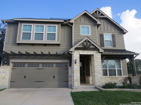 Attached, Exterior, Facade, American Craftsman