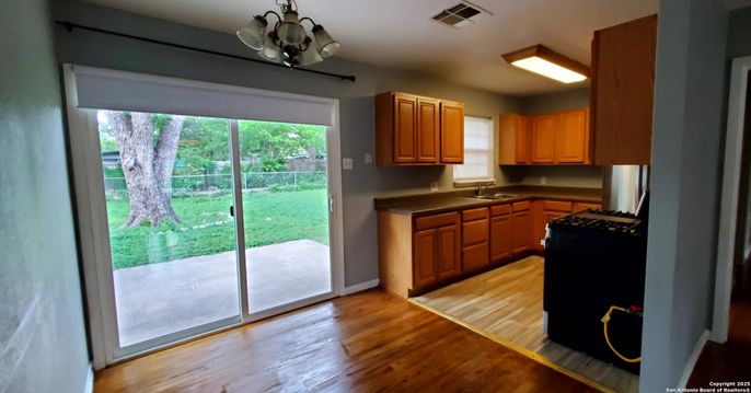 Interior, Kitchen, Pendant Lights, Wood Texture Flooring