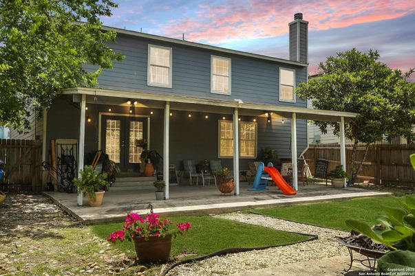 Exterior, Facade, American Foursquare