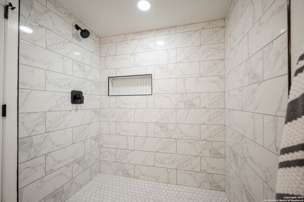Bathroom, Interior, Marble Walls, Recessed Lighting