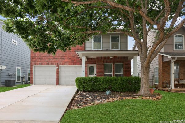 Attached, Exterior, Facade, Brick Facade, Split Level