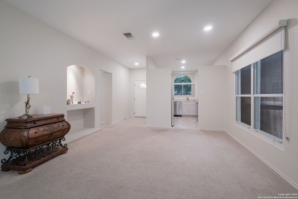 Empty room, Interior, Recessed Lighting