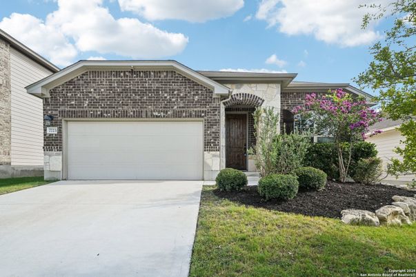 Attached, Exterior, Facade, Brick Traditional