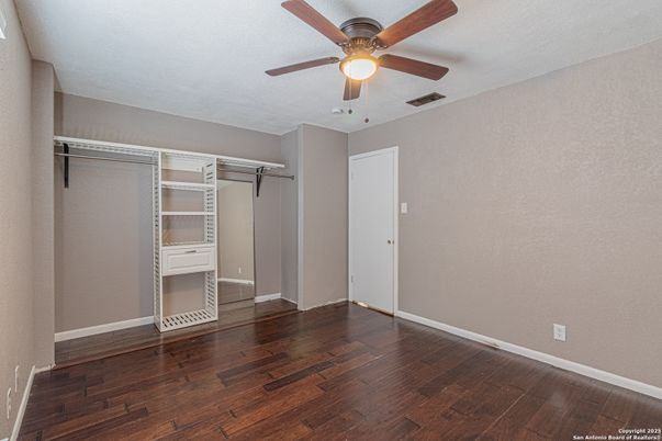 Interior, Walk-in Closets, Wood Texture Flooring