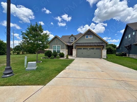 Attached, Exterior, Facade, Ranch