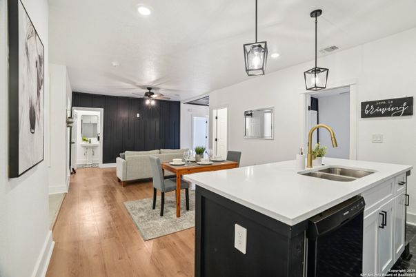 Dining room, Interior, Kitchen, Pendant Lights, Recessed Lighting, Wood Texture Flooring
