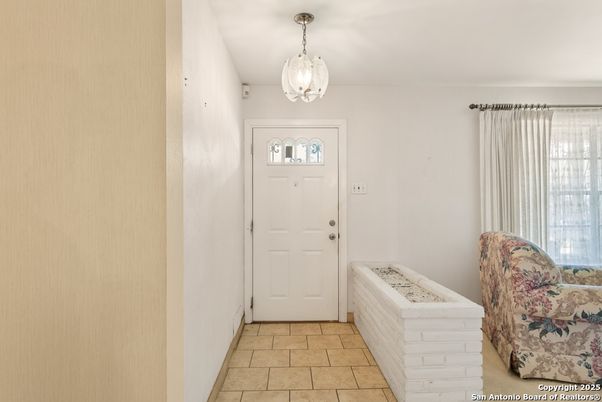 Chandelier, Interior, Pendant Lights