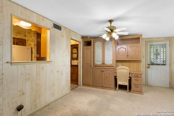 Home Office, Interior