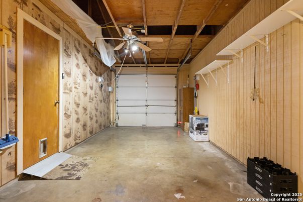 Garage, Interior, Wooden Walls