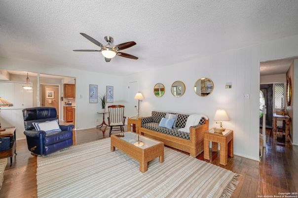 Interior, Living room, Pendant Lights, Wood Texture Flooring