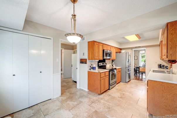 Interior, Kitchen, Pendant Lights, Stainless Steel Appliances