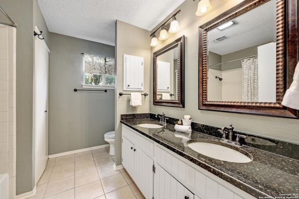 Bathroom, Dual Sink Vanities, Interior