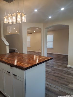 Interior, Pendant Lights, Recessed Lighting, Wood Texture Flooring