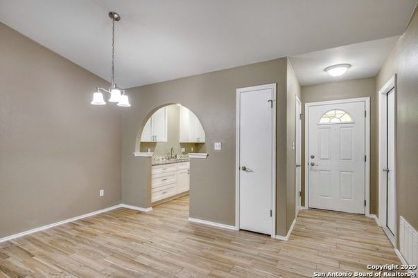 Interior, Pendant Lights, Wood Texture Flooring